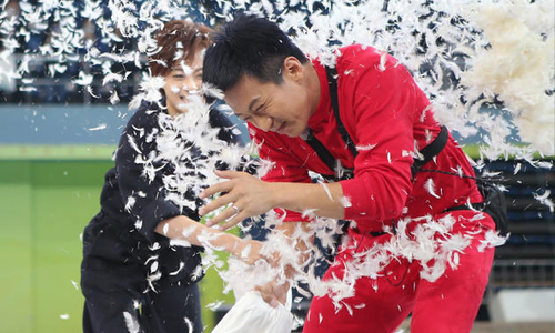 妞快報：「我忍妳很久了！」 鄧超、孫儷上演歡喜冤家枕頭戰 妞快報、鄧超、孫儷、歡喜冤家、枕頭戰、結婚