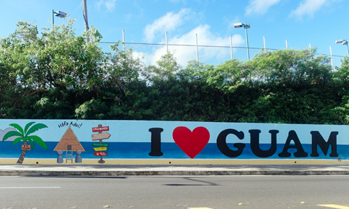 怎麼搭才會比較划算？日、夜航班幫你量身訂做超優關島行！ 愛玩妞、班機、關島、長榮、華航、日班、夜班、PK、優缺、時差、睡飽、風景