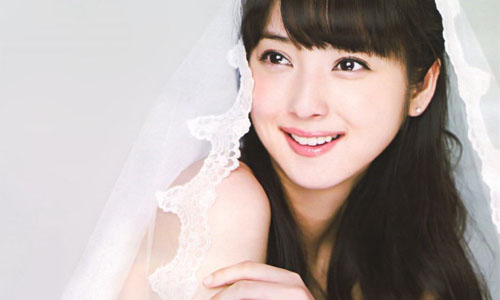 這樣做臉蛋立刻小一圈！從眉眼到唇妝的小顏密技 小顏、小臉、化妝、修容、打亮