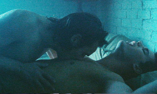 男男口交、激吻尺度大開！《石牆風暴》揭發同志平權運動黑暗面 Stonewall、石牆風暴、羅蘭艾默瑞奇、同志、男男口交