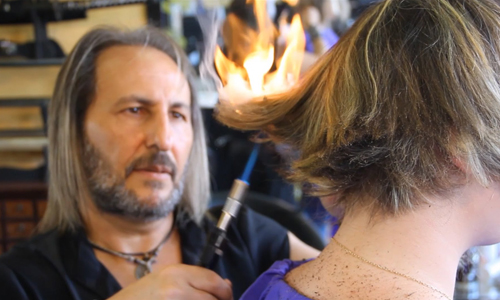 火燒刀砍根本全武行！猶如真實版剪刀手的剪髮方式你敢試試嗎？ Alberto Olmedo、剪髮、理髮、武器、武士刀、火燒、剪刀手愛德華、金鋼狼