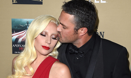 你看膩泰勒絲和她的男友了嗎？2015年最受歡迎夫妻檔入圍的有… 索菲婭維加拉、喬曼根尼羅、女神卡卡、泰勒金尼、布萊德彼特