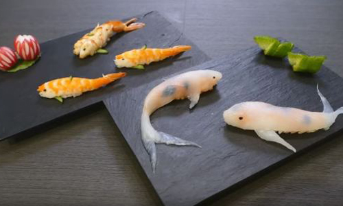 這逼真度根本是直接端鯉魚上桌嘛！超真實鯉魚壽司你也可以在家做 鯉魚、壽司、日本、教學、食譜