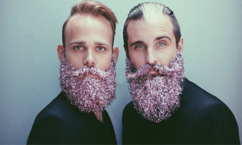 男士們，別再為聖誕節造型苦惱了！試試國外流行的「金蔥鬍子」吧！ 金蔥、glitter beard、鬍子、聖誕節、男友、男士