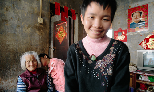 微笑的背後故事讓人鼻酸…揭露社會角落「精神病患者家庭」攝影 攝影、精神病患、劉禹揚、社會、家庭、生活、現實、治療、忽略、藝術