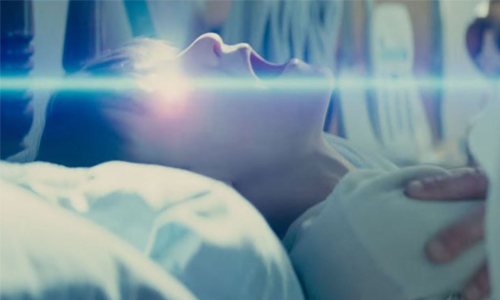 超能力者遭極端宗教團體追殺！《午夜逃亡》父子的科幻逃亡之旅 午夜逃亡、Midnight Special、麥克夏儂、克絲汀鄧斯特、喬爾埃哲頓、亞當崔佛