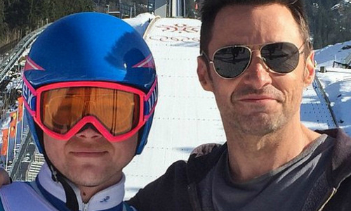 金牌特務遇上金鋼狼！伊格西在《Eddie the Eagle》變身滑雪好手 金牌特務、Eddie the Eagle、泰隆艾格頓、Taron Egerton、休傑克曼