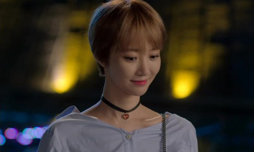 襯衫就是不好好穿才性感！只要3秒就能讓你的襯衫look女人味Up 高俊熙、她很漂亮、襯衫、襟抜き、性感