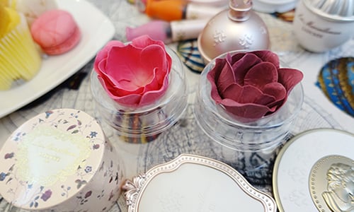 今年最期待的氣墊粉餅、花瓣腮紅新色終於來了！讓少女氣場爆棚的春季新單品 Dior、迪奧、CD、歐美、氣墊粉餅、氣墊粉底、春光肌、LADUREE、馬卡龍、法國、法式、腮紅、熱氣球、環遊世界、台糖、飲品、養生、養生飲品、香檳茸原萃液、2016新品、2016春妝、2016春夏彩妝、保養品、專櫃、專櫃保養、專櫃彩妝、化妝品、美妝品、妞直擊、記者會、新品、試色