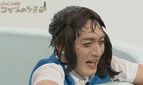 妞快報：紀文蕙不要看！草彅剛反串杯緣子慘摔笑翻百萬網友 妞快報、紀文蕙、草彅剛、反串、杯緣子