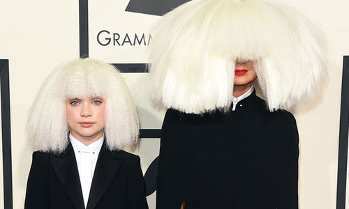 妞快報：以神曲〈Chandelier〉爆紅的Sia！今自爆從不露臉的原因竟是… 妞快報、神曲、Chandelier、爆紅、Sia