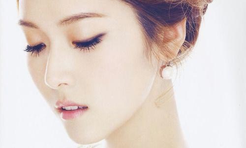 妞特企：精華液用喝的？名彩妝師帶你偷窺女星的美顏秘訣！ 妞特企、白蘭氏、膠原蛋白、紅膠原青春飲、紅膠原青春凍