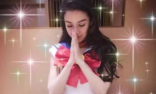 妞快報：真人版美少女戰士生日快樂！Angelababy辣穿水手服性感秀纖腰 妞快報、真人版、美少女戰士、生日、Angelababy、火辣、水手服、性感、纖腰、倪妮