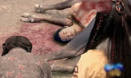 妞快報：尊上被塞進血淋淋牛肚！霍建華無奈表示：「粉絲喜歡看我吐血…」 妞快報、尊上、血腥、牛肚、霍建華