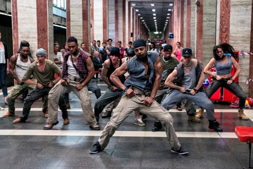 [新聞稿]《舞力重擊》號召全台大專院校街舞社團接力尬舞 免費包場看電影！ 舞力重擊、街舞