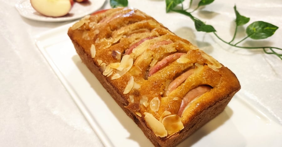 【烘焙食譜】焦糖肉桂蘋果磅蛋糕~蘭姆酒加上濃郁奶油香!!口感濕潤~作法超簡單!! 磅蛋糕食譜、蘋果磅蛋糕食譜、磅蛋糕作法