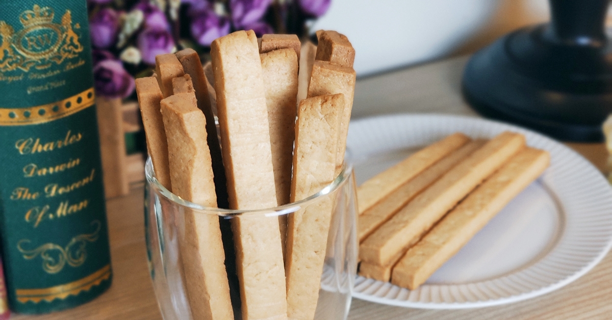 【烘焙食譜】起司餅乾棒(乳酪條)｜簡單作法就能有香濃酥脆的美味 起司條做法、起司條餅乾、起司棒作法、起司棒食譜、乳酪條食譜、乳酪餅乾做法