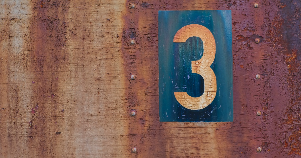 當精油遇上生命靈數--3號人如何運用精油提升自己，改善鬱悶？ 