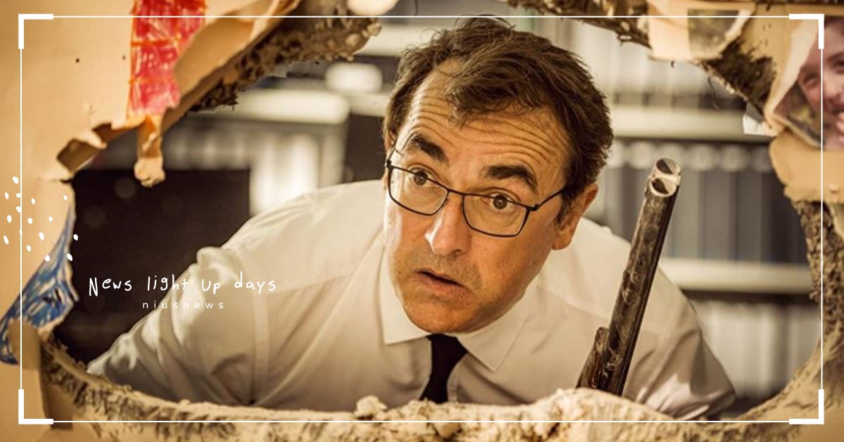 生活再爛都要大笑 《蠢蛋告別式》用黑色幽默道別 自殺、 盲人、 車禍、 髮型師、 自編自導