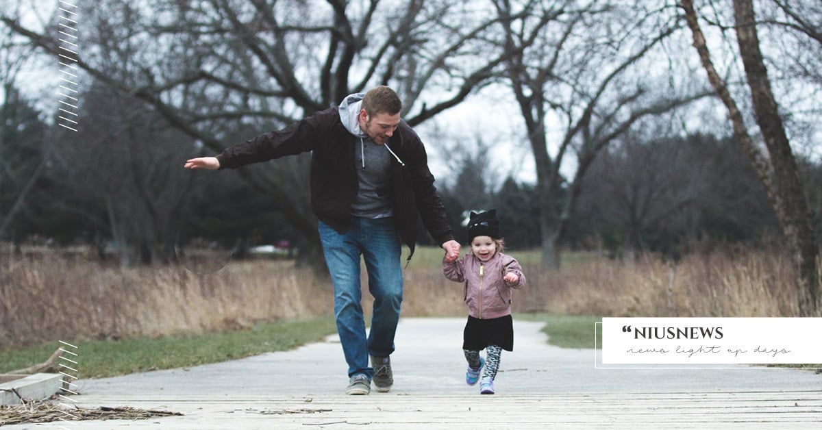 一回家就發現老公幫小孩洗好澡、餵好飯！老公請育嬰假的6個好處 親子妞、媽媽妞、育嬰假、家庭關係、夫妻、神隊友、豬隊友、育兒教養、教養觀念