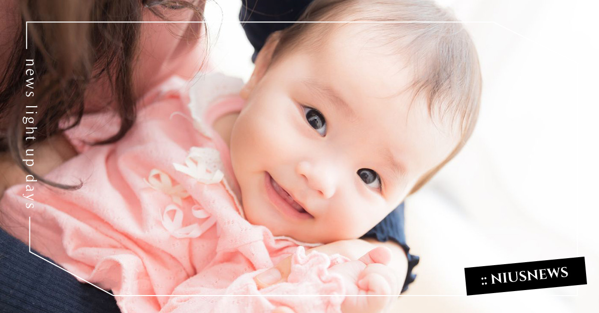 夫妻可同時請育嬰假、育嬰假津貼提高至8成薪！行政院催生5政策正式起跑 媽媽妞、親子妞、生育率、育兒津貼、育嬰假