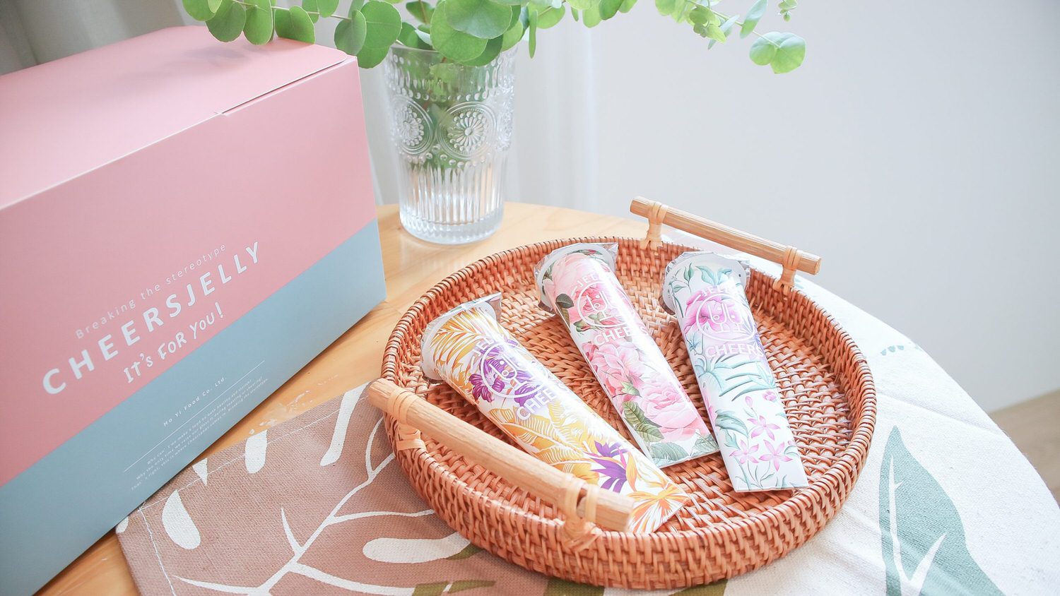 一起舉杯！「CheersJelly低卡蒟蒻」 你的健康零食新選擇 小小的100種任性生活、打卡零食、低卡蒟蒻、CheersJelly