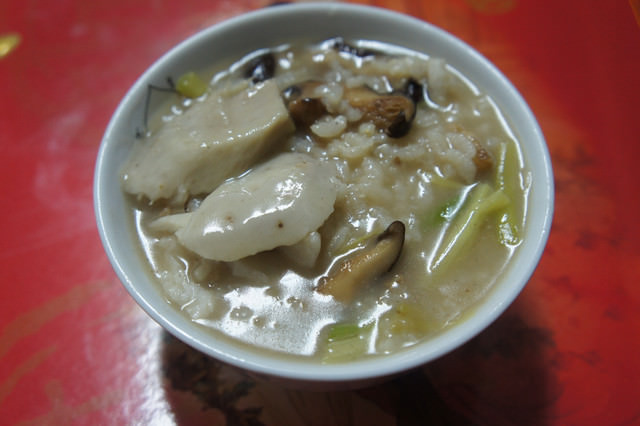 《食譜》有媽媽的味道-傳統芋頭粥 食譜、NANA媽四處趴趴走美食日記、芋頭粥