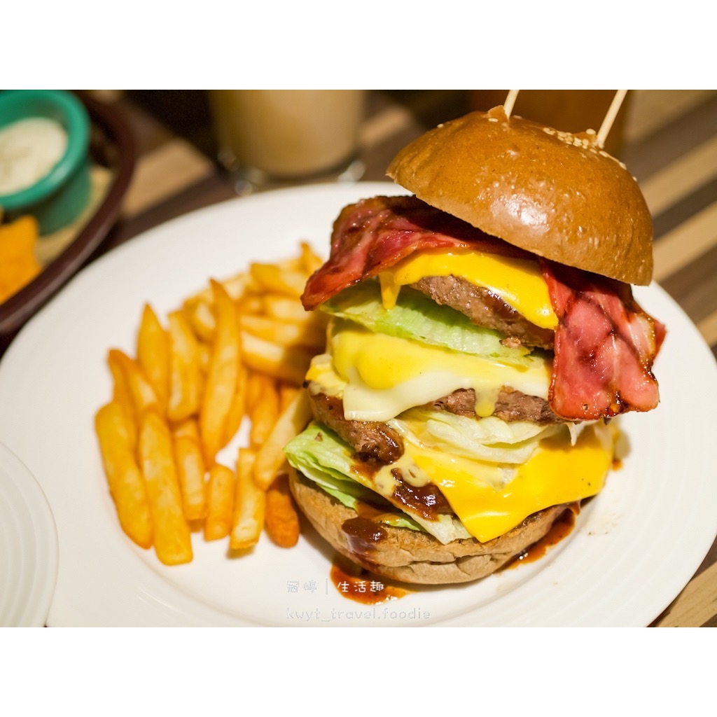 【Stan&Cat史丹貓美式餐廳西門店】2021台北美式漢堡推薦，厚達20公分 台北美式餐廳、台北聚餐餐廳推薦、台北美食推薦、台北餐廳推薦、台北美食地圖