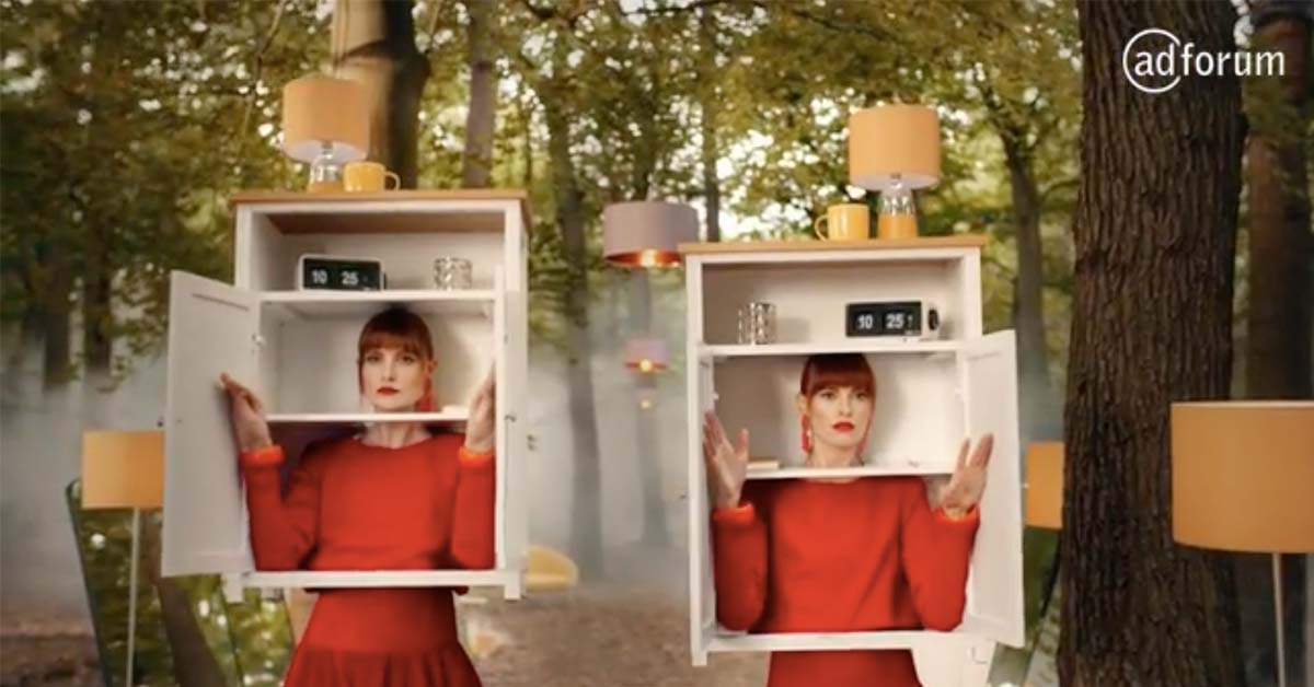 森林裡的女人，頭上戴著吊燈？ 英國、Argos、家具、幽默