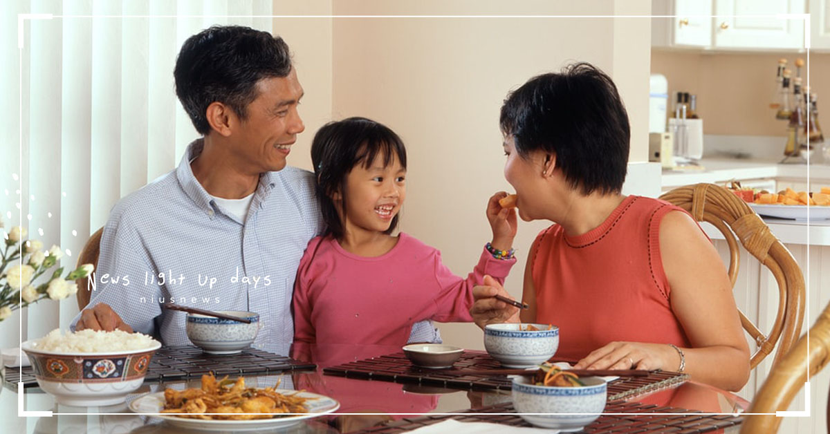 你也常用「恨鐵不成鋼」的方式跟孩子說話嗎？父母別用「批評」表達愛與鼓勵 批評、打罵、情緒勒索、說話技巧、親子關係