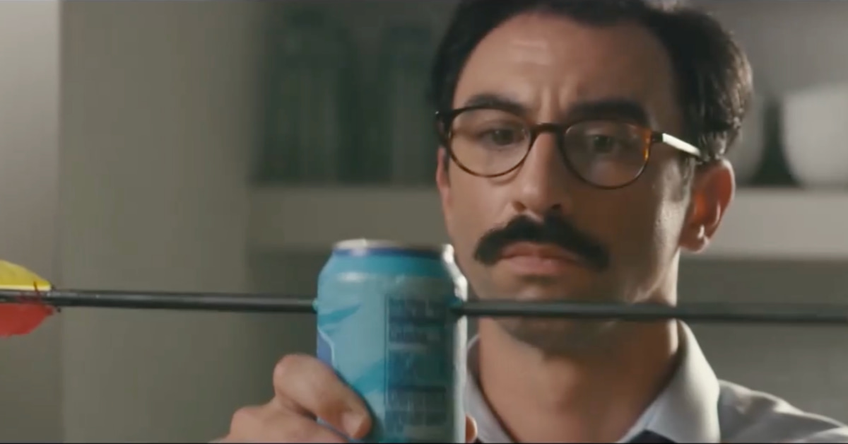 回到我溫暖的家，怎會被斧頭暗殺？ 美國、保險、搞笑惡搞、家人、暗殺