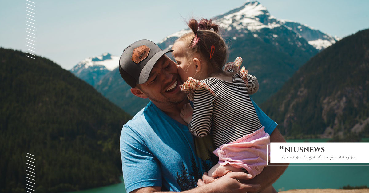 爸爸真的比較愛女兒？研究顯示：「爸爸跟女兒玩時更不會分心！」 父女相處、女兒奴、親子關係、性別刻板印象