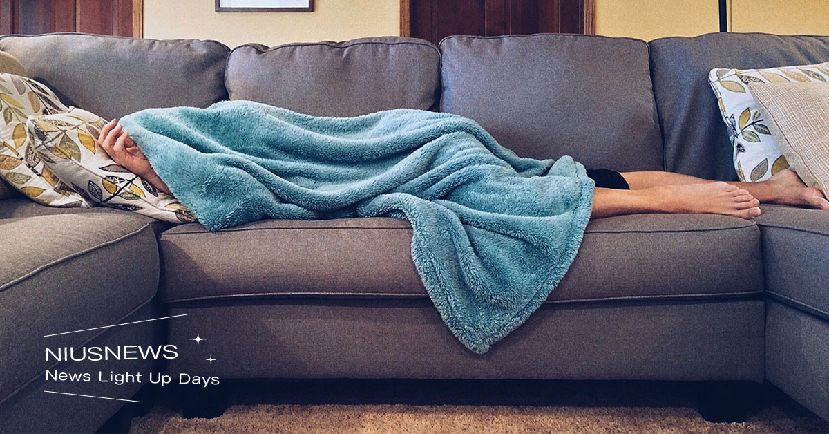 上吐下瀉還發低燒！酒精還殺不死？諾羅病毒的可怕之處＆預防方法 諾羅病毒、生病、消毒、漂白水、上吐下瀉、發燒、病毒