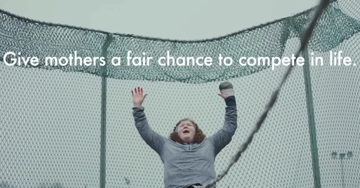  身上連著臍帶，要怎麼比賽？  型別平等、臍帶、婦女