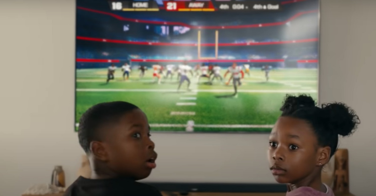  一群美式足球員，跑來你家拆房子 足球、遊戲、美式運動員