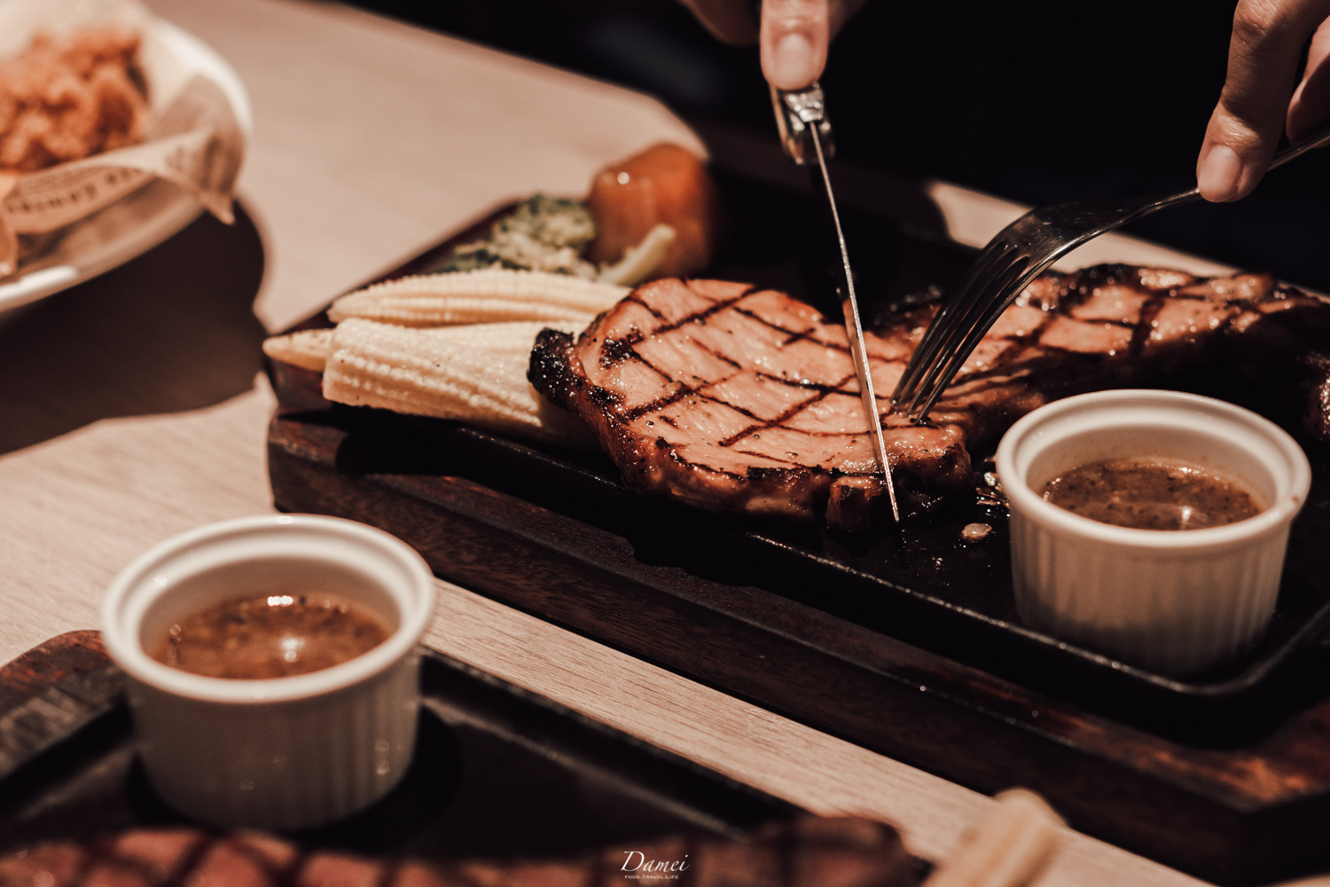 英倫風格熟成牛排館，民生社區聚餐地點 大妹吃太飽、大妹吃台北、大妹吃松山區