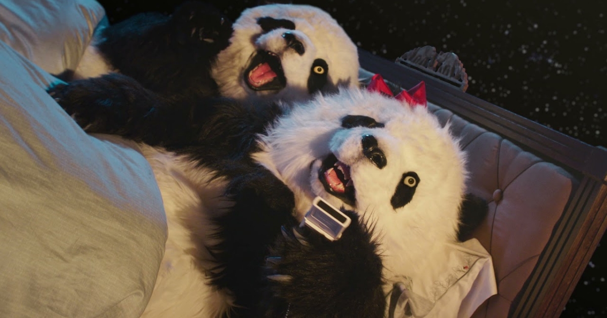 熊貓眼，睡不著，看到日出真剛好！ 寢具、睡眠、熊貓、特力和樂、HOLA、廣告