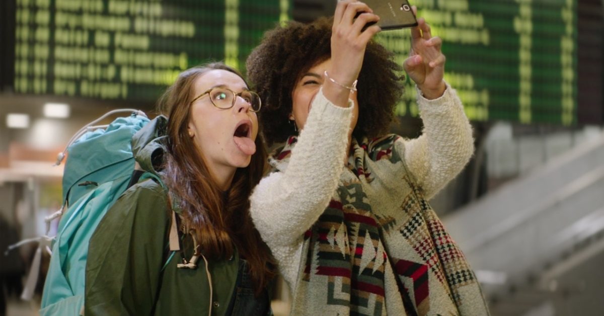 沒空法式熱吻？我們讓你親個夠 情侶、情人節、送機、廣告、法國航空、AirFrance