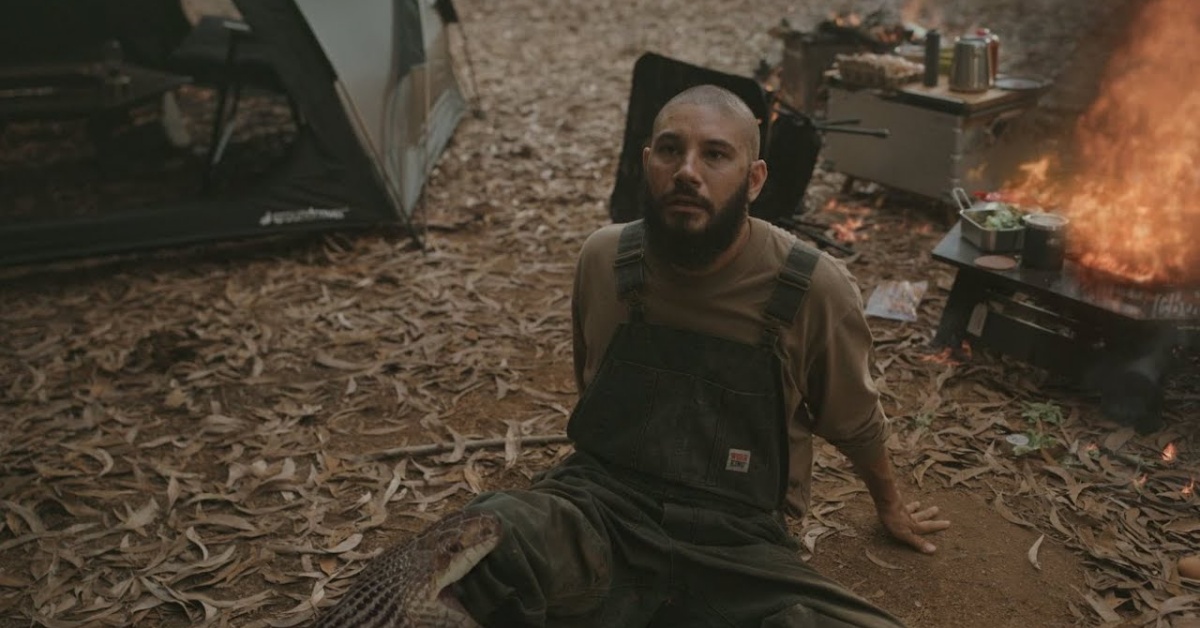 蟒蛇吞了我的腿！可否請你救救我？ 登山、露營、爬山、購物、登山裝備、廣告