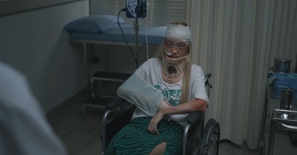 醫生表情很沈重 情況看起來不妙 