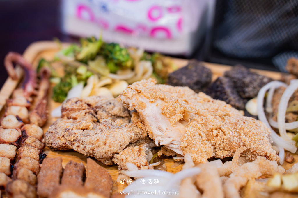 內用爽嗑噴香爆汁雞！新竹東區宵夜美食推薦，獨家調味炸物真香，食品路宵夜加一！新竹 