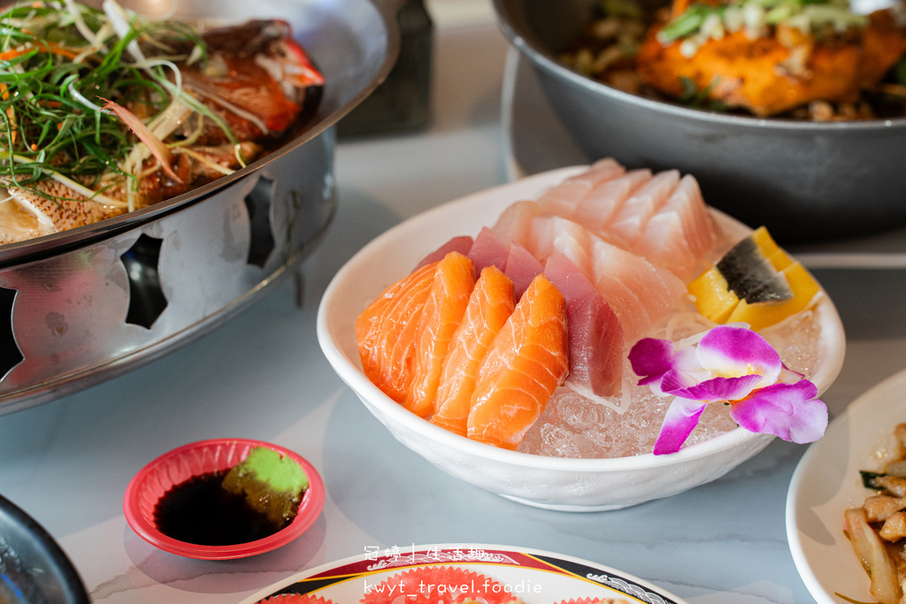 極鱻活蟹粉絲煲！墾丁美食餐廳推薦，爽吃厚切生魚片，大份量海鮮料理，墾丁親子友善 