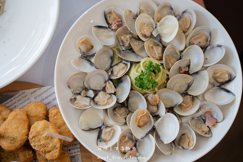 森林系白色洋房超好拍，Dcard推薦嘉義美食，在地老饕帶路，必點松露干貝燉飯 