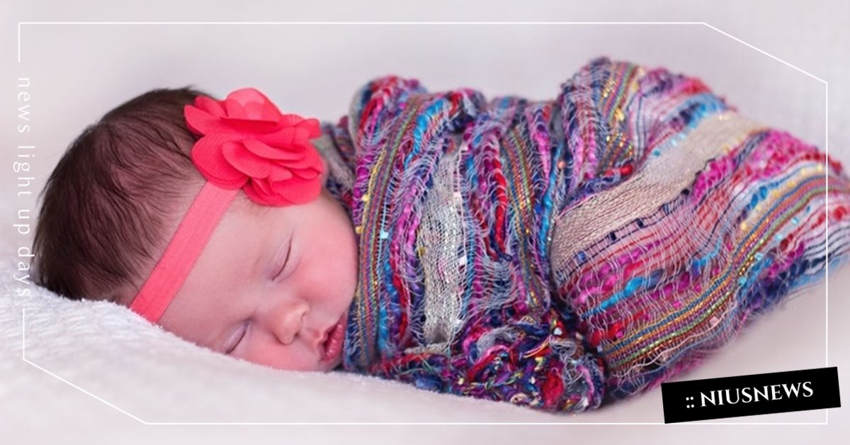 初生寶寶冷氣房怎麼穿？一日4大時段超詳盡穿衣法，寶寶夏天也要穿襪子嗎？ 夏天、初生寶寶、冷氣房穿衣法