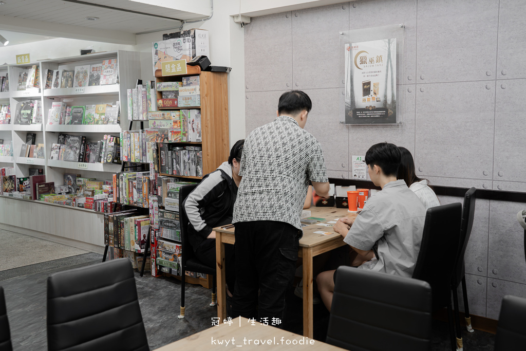 一小時不到25元，數百款桌遊玩到飽，涼快FUN暑假，舒爽空間玩桌遊 