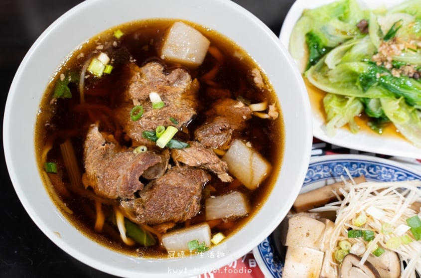 70元牛肉麵，大塊牛肉，一吃成主顧，埔里午餐推薦_菜單 