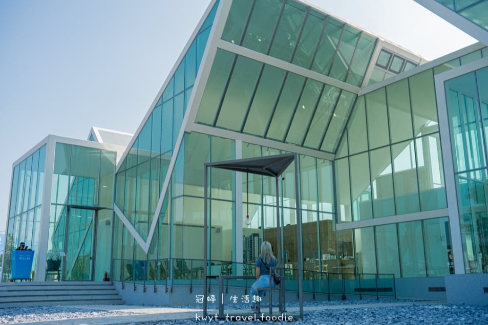 2024台南高鐵新地標！八十米綠海絕美純白玻璃屋，遇見清景麟質感建築 