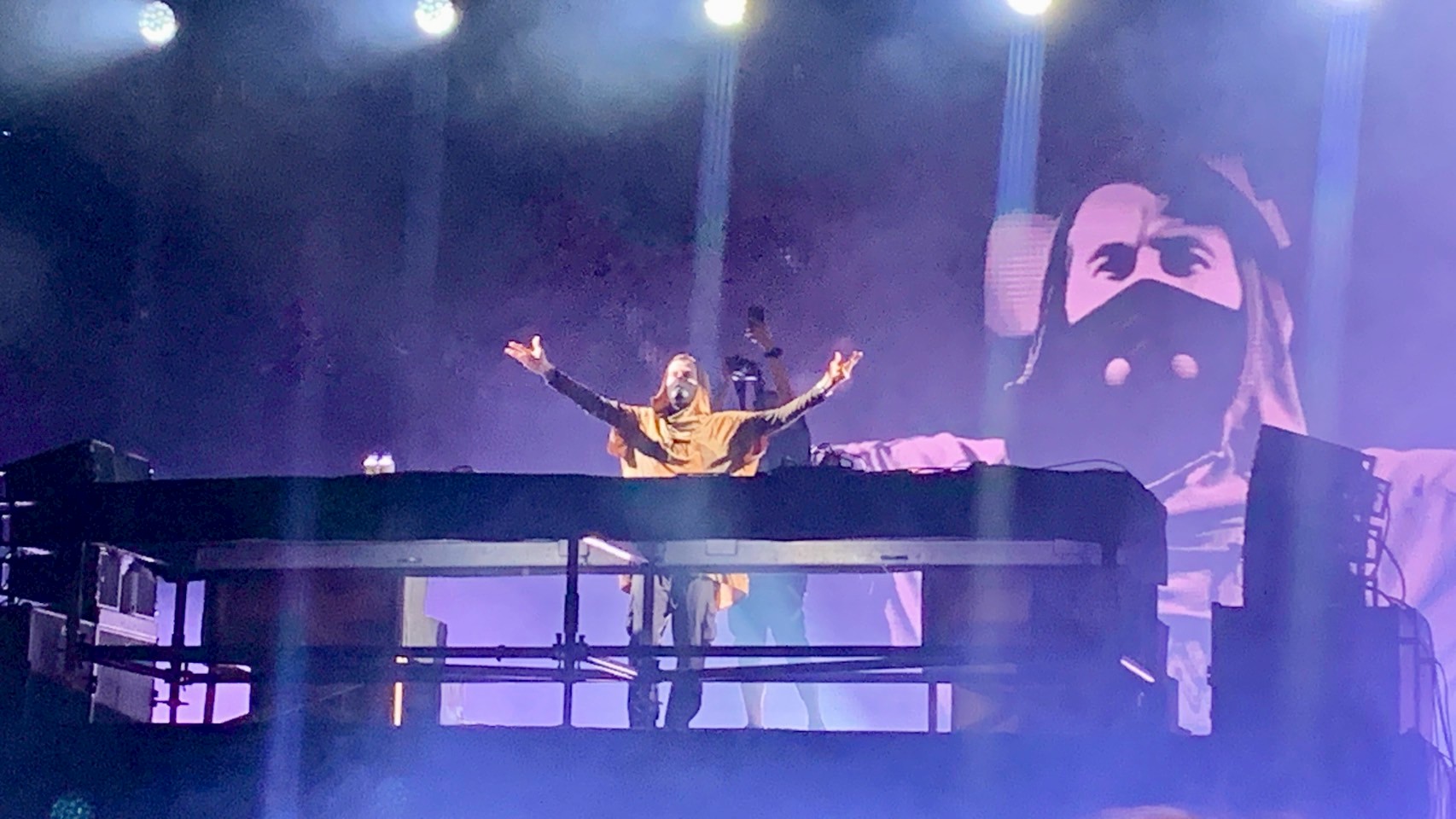 Alan Walker電音魅力引爆，K-POP巨星雲集，萬人朝聖嗨翻！ 