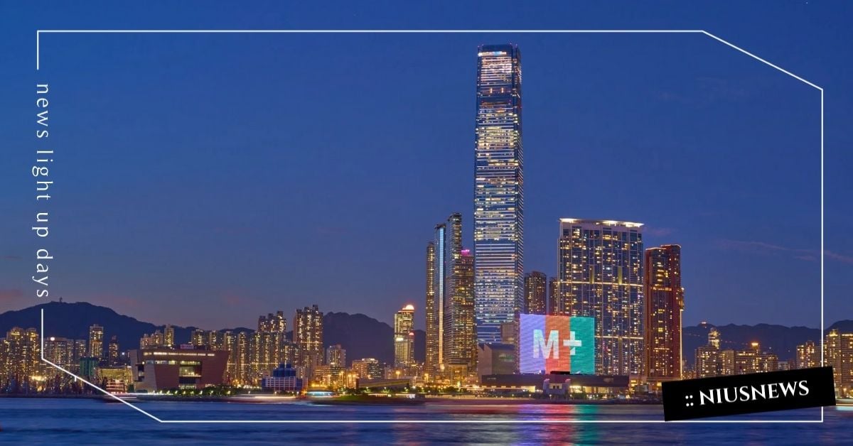 【香港夜景地圖】超夢幻絕美夜景攻略！海陸空 6 大視角全收錄，浪漫約會、閨蜜輕旅行必存清單 香港走走、香港、必逛、香港夜景、夜景、太平山頂、Ozone、西九文化區、紅香爐峰、嘉頓山、香港摩天輪