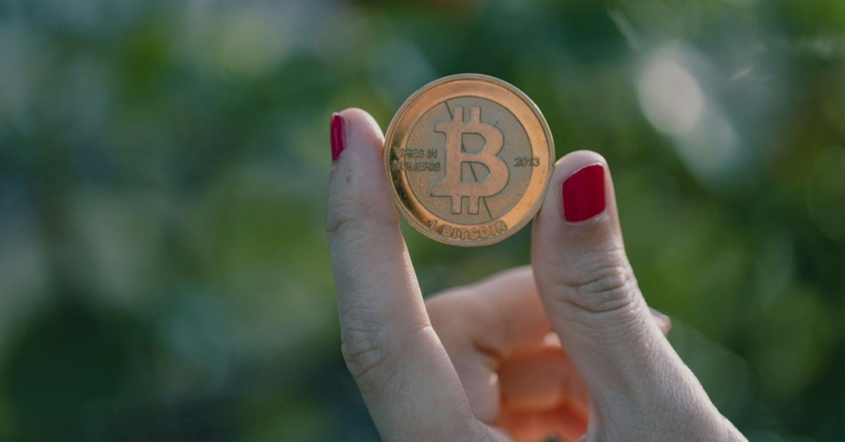 2027年小資族買股票還是加密貨幣？破解4個迷思 小資理財、投資規劃、股票、加密貨幣、比特幣、資產配置、投資迷思、2027年
